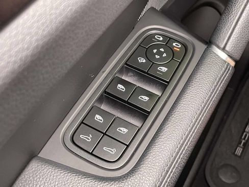 Certified 2023 Porsche Cayenne S Platinum AWD/4WD image 38