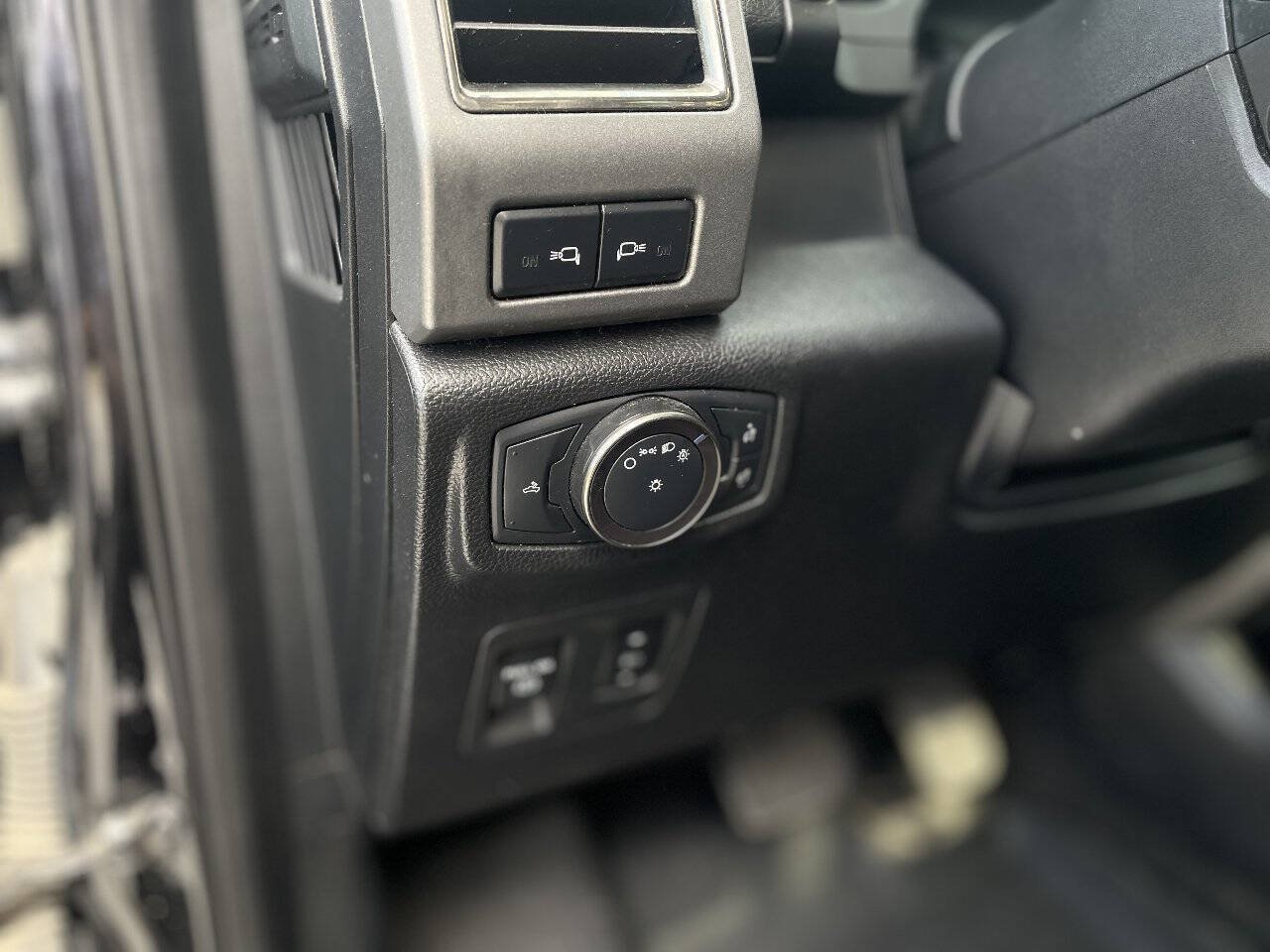 Used 2019 Ford F150 Raptor w/ Equipment Group 802A Luxury AWD/4WD image 24