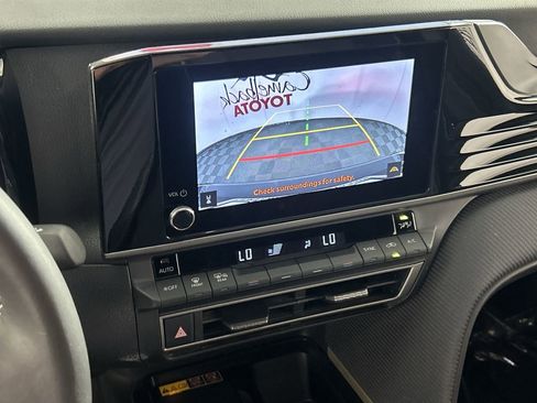 Used 2025 Toyota Camry SE FWD image 18