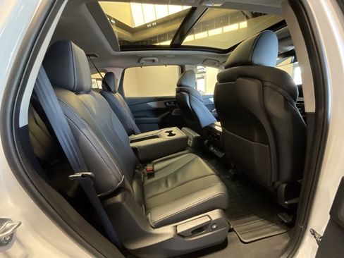 Certified 2025 Acura MDX w/ Technology Package image 23