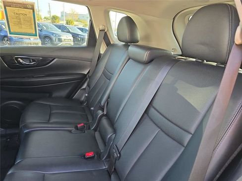 Used 2019 Nissan Rogue SL image 10