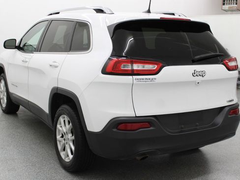 Used 2018 Jeep Cherokee Latitude Plus FWD image 6