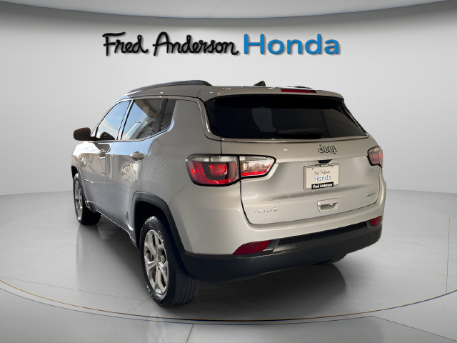 Used 2024 Jeep Compass Latitude AWD/4WD image 7