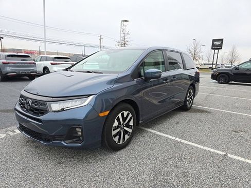 Used 2025 Honda Odyssey EX-L image 3