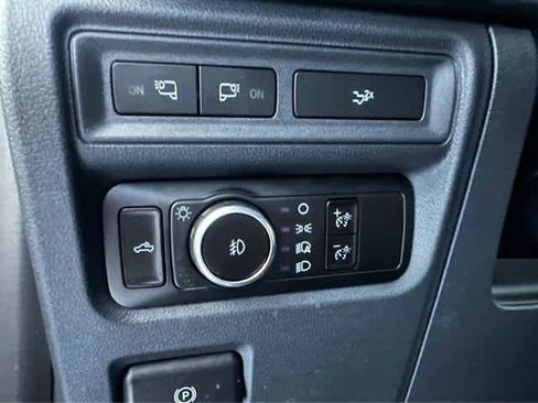 Used 2023 Ford F150 XLT image 8