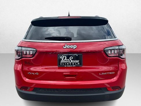 Used 2024 Jeep Compass Limited image 6