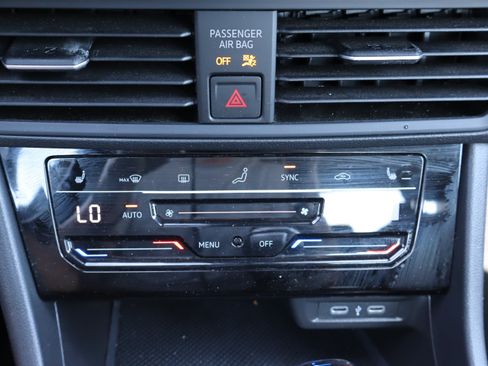 Used 2025 Volkswagen Jetta Sport FWD image 27