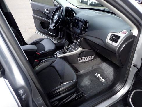 Used 2018 Jeep Compass Latitude w/ Popular Equipment Group image 13