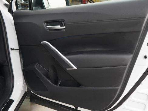 Used 2024 Toyota Corolla Cross AWD Hybrid w/ Convenience Package image 9