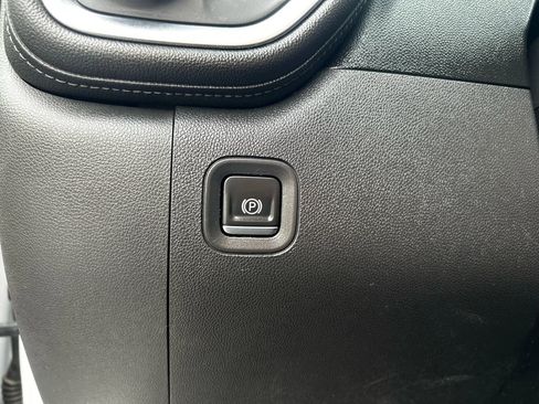 Used 2019 Chevrolet Silverado 1500 LT w/ All-Star Edition image 15