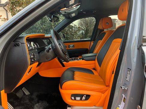 Used 2023 Rolls-Royce Cullinan Black Badge w/ Driver's Package image 26