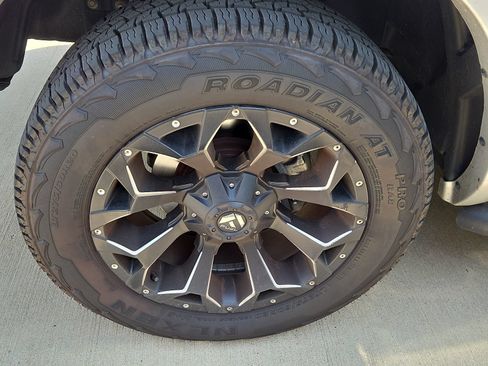 Used 2016 RAM 1500 Laramie Longhorn w/ Convenience Group AWD/4WD image 3
