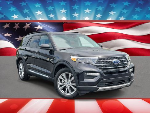Certified 2023 Ford Explorer XLT w/ Equipment Group 202A RWD image 1