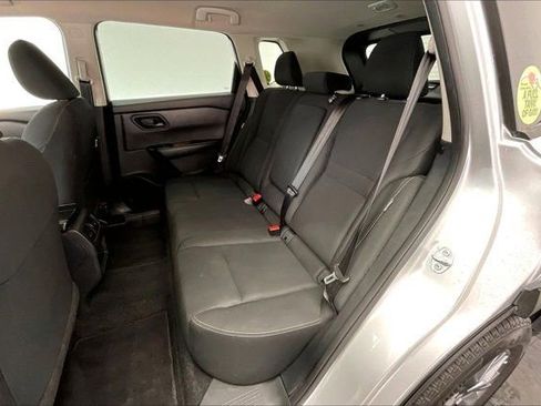 Used 2024 Nissan Rogue S AWD/4WD image 19