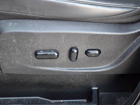 Used 2019 Ford Escape SEL image 11