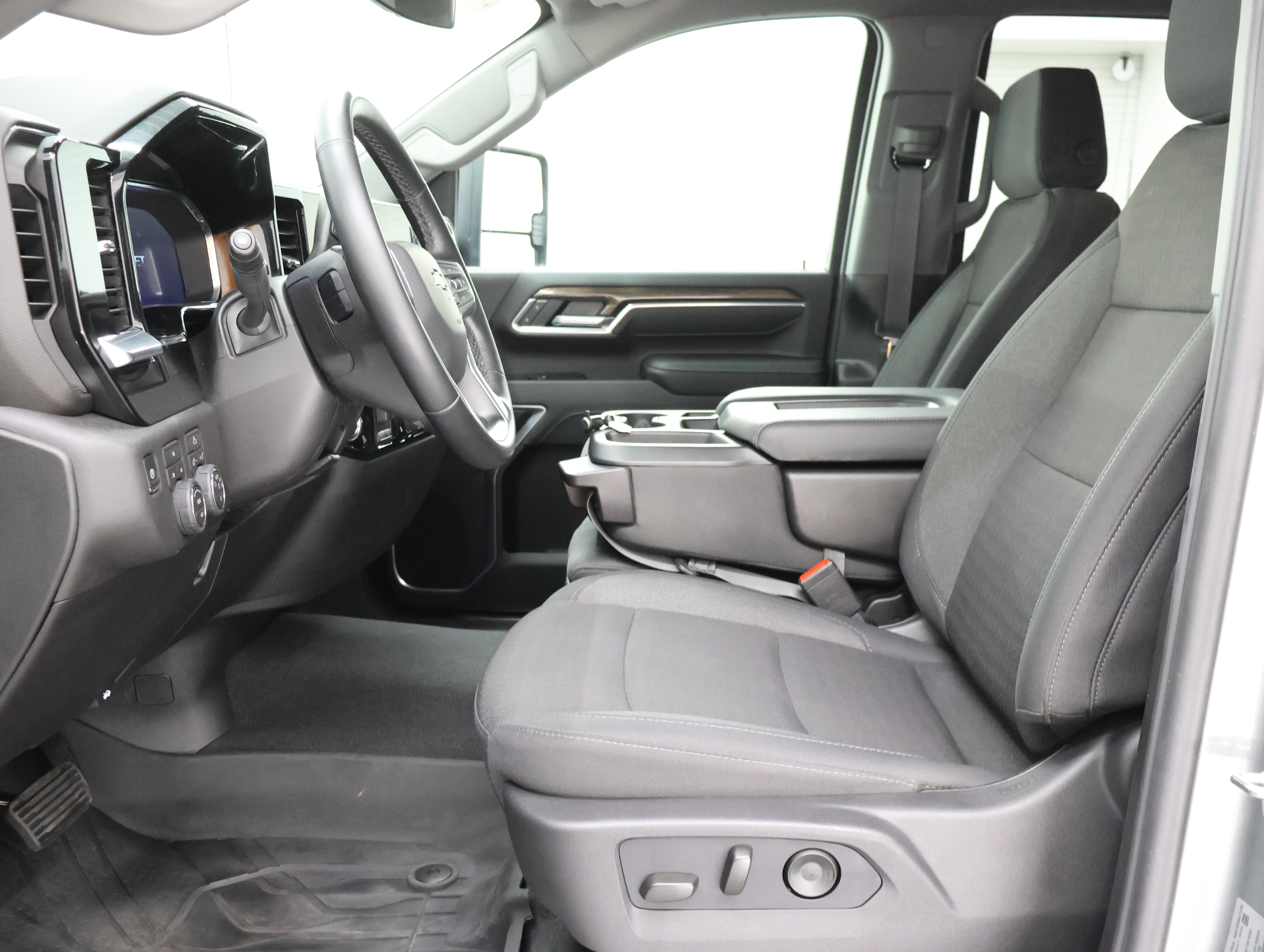Used 2026 Chevrolet Silverado 2500 LT AWD/4WD image 8