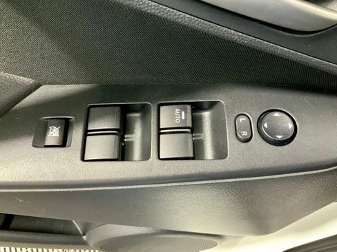 Used 2012 MAZDA MAZDA3 i Sport FWD image 17