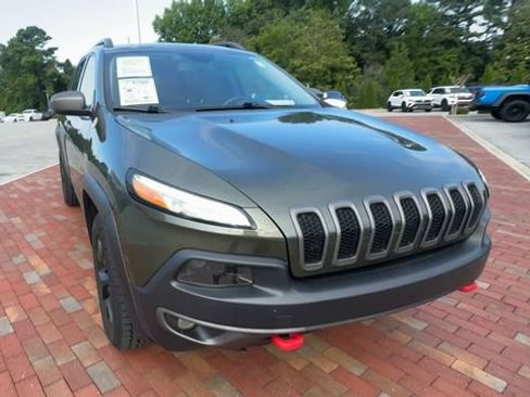 Used 2018 Jeep Cherokee Trailhawk w/ Quick Order Package 27L AWD/4WD image 5