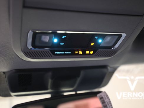 New 2026 Ford F250 Lariat w/ Black Appearance Package image 27