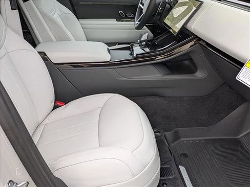 New 2026 Land Rover Range Rover Sport SE image 18