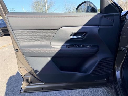 New 2026 Nissan Kicks SR w/ Cold Weather Package image 13