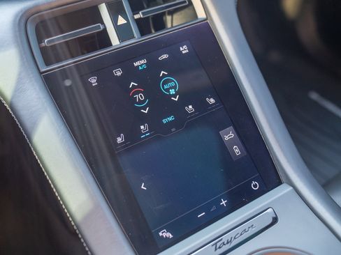 Certified 2020 Porsche Taycan Turbo w/ Premium Package AWD/4WD image 19