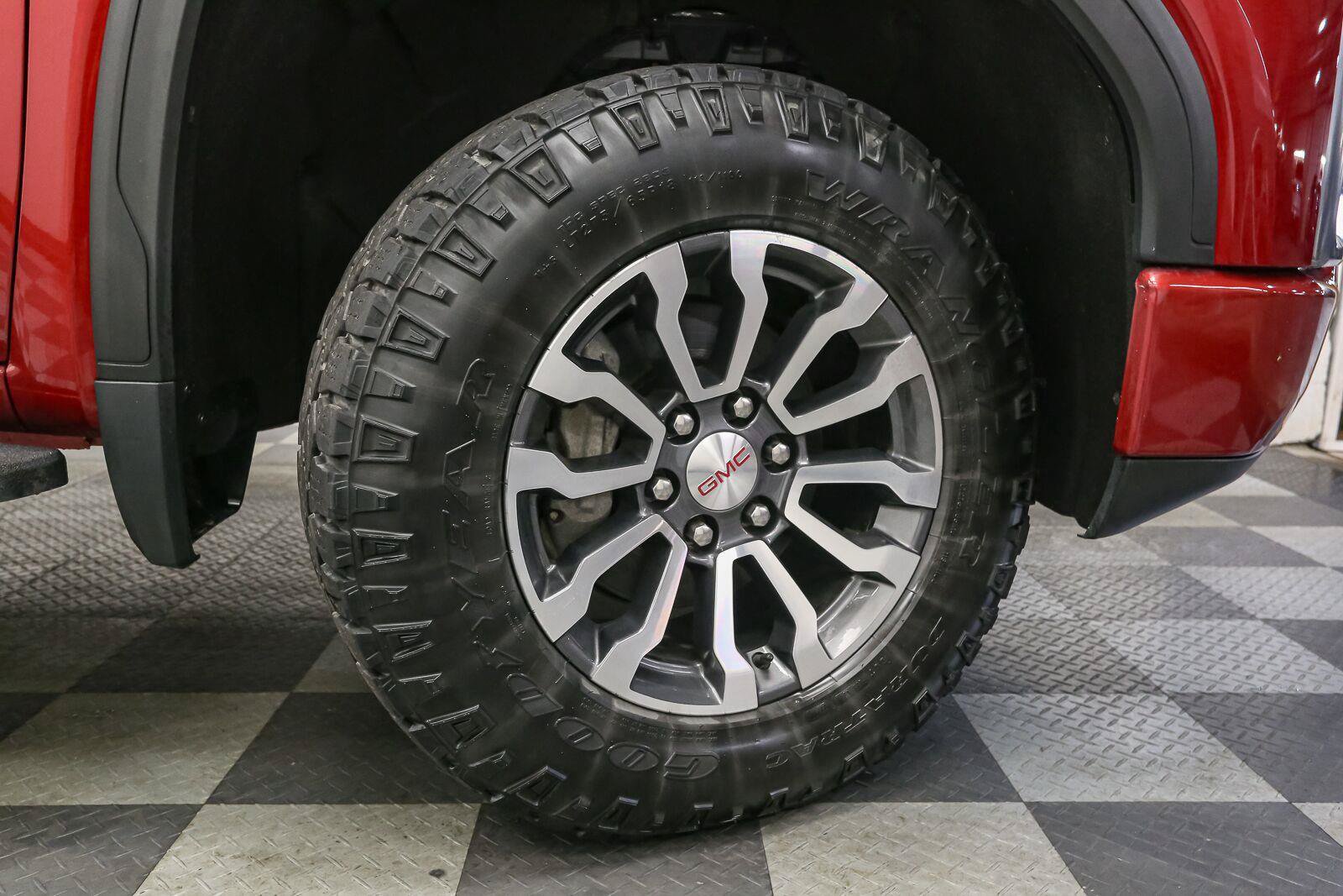 Used 2022 GMC Sierra 1500 AT4 w/ AT4 Premium Package AWD/4WD image 15