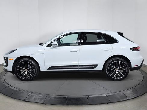 Certified 2026 Porsche Macan AWD/4WD image 2