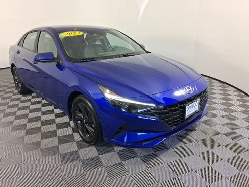 Used 2023 Hyundai Elantra SEL w/ Cargo Package FWD image 1