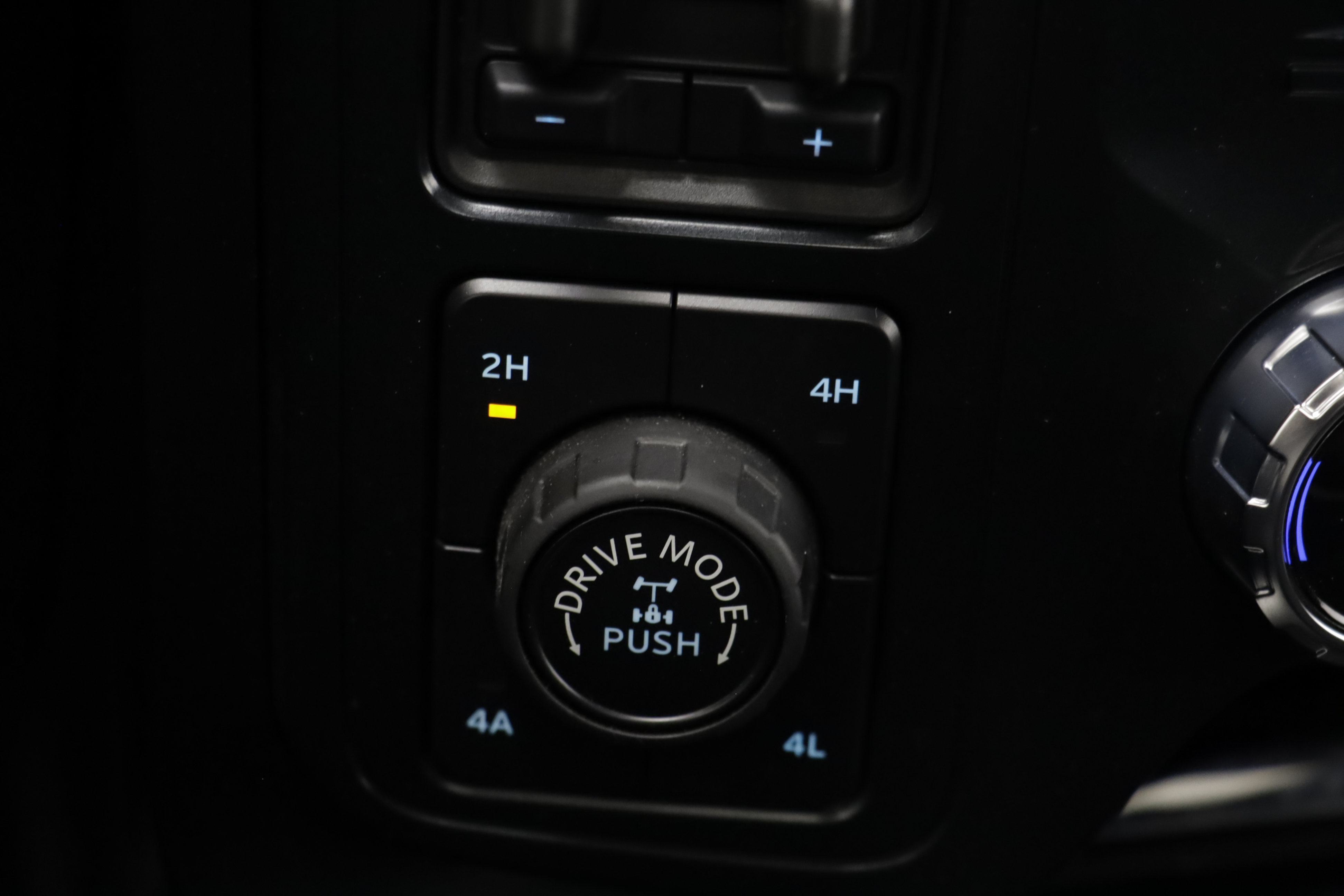 Used 2025 Ford F150 Raptor AWD/4WD image 15