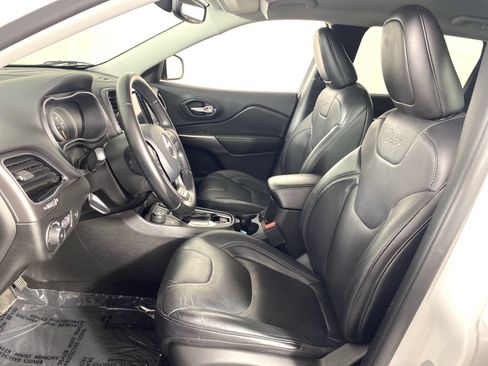 Used 2020 Jeep Cherokee Limited AWD/4WD image 15