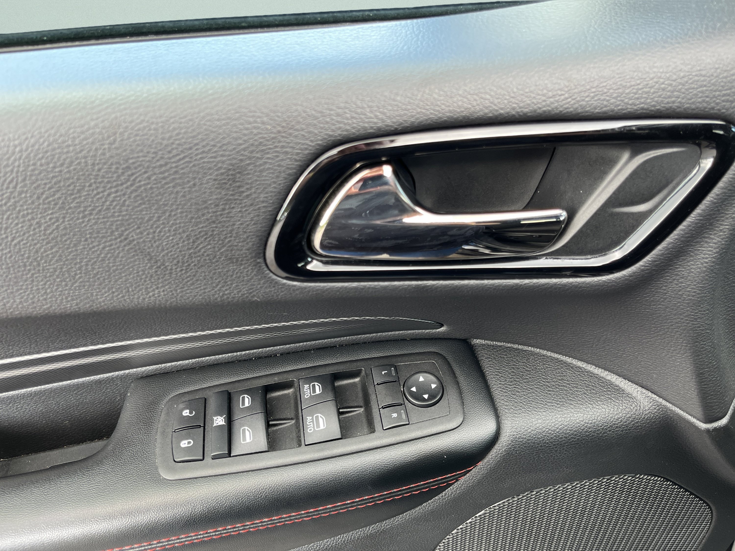 Used 2025 Dodge Durango GT AWD/4WD image 17