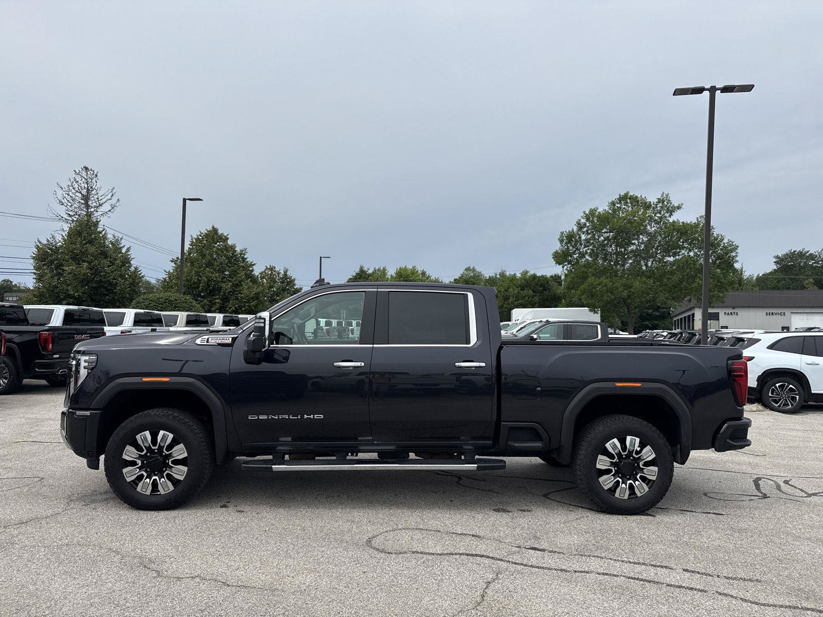 Used 2024 GMC Sierra 2500 Denali w/ Denali Reserve Package AWD/4WD image 4