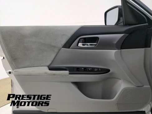 Used 2013 Honda Accord LX image 21