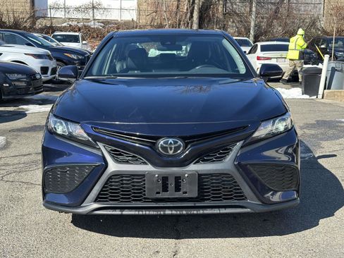 Used 2022 Toyota Camry SE image 8
