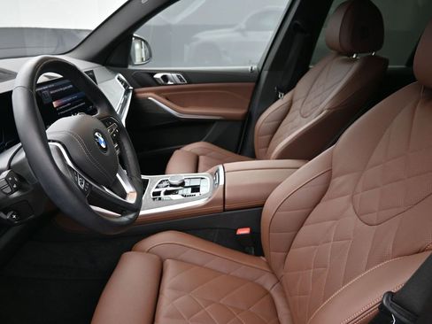 Certified 2025 BMW X5 sDrive40i w/ Parking Assistance Package image 12