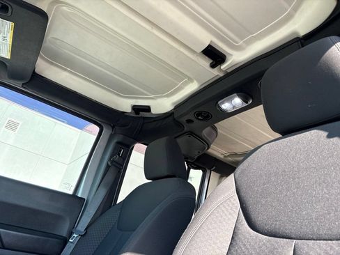 Used 2017 Jeep Wrangler Unlimited Sport AWD/4WD image 13