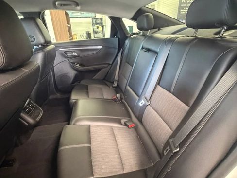 Used 2016 Chevrolet Impala LT w/ Convenience Package FWD image 14