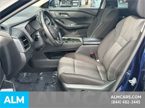 Used 2025 Nissan Rogue SV FWD image 10