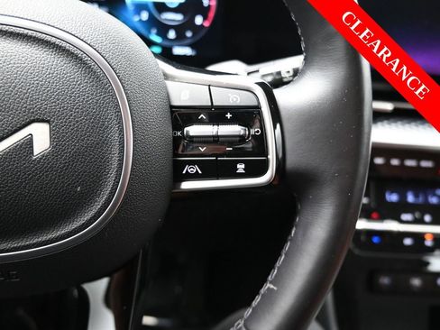 Used 2023 Kia Carnival SX Prestige image 27