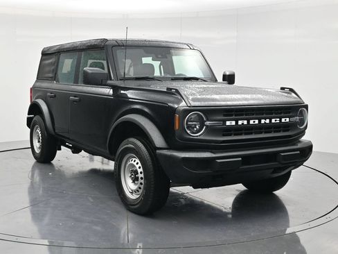 Used 2025 Ford Bronco 4-Door AWD/4WD image 3