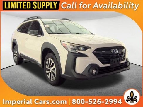 Used 2024 Subaru Outback Premium AWD/4WD image 1