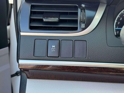 Used 2013 Toyota Camry XLE w/ Preferred Accessory Pkg image 19