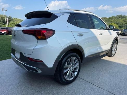 Used 2022 Buick Encore GX Essence w/ Experience Buick Package FWD image 19