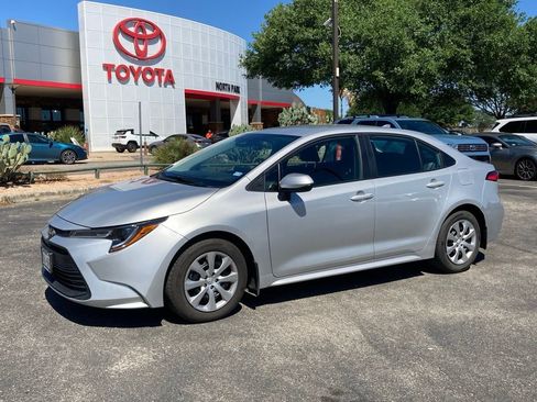 Used 2026 Toyota Corolla LE image 1