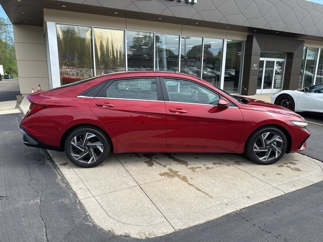 Certified 2024 Hyundai Elantra SEL w/ Convenience Package FWD image 19