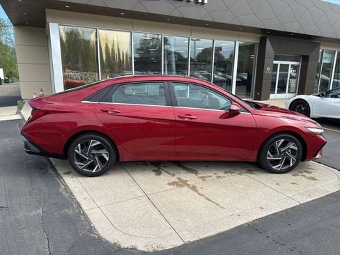 Certified 2024 Hyundai Elantra SEL w/ Convenience Package FWD image 19