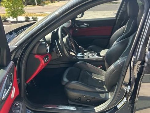 Used 2021 Alfa Romeo Giulia Quadrifoglio RWD image 2