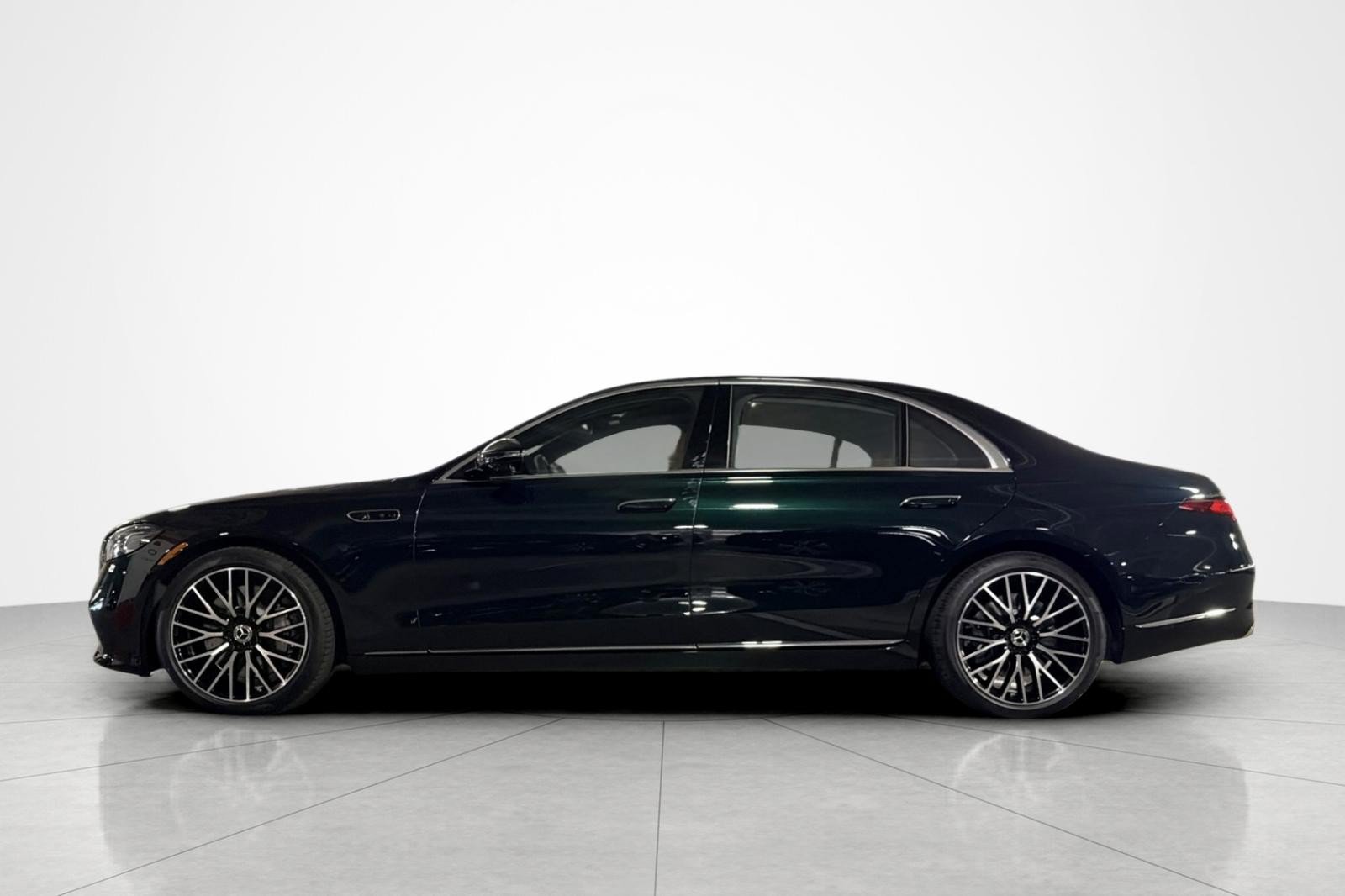 New 2027 Mercedes-Benz S 500 4MATIC image 2