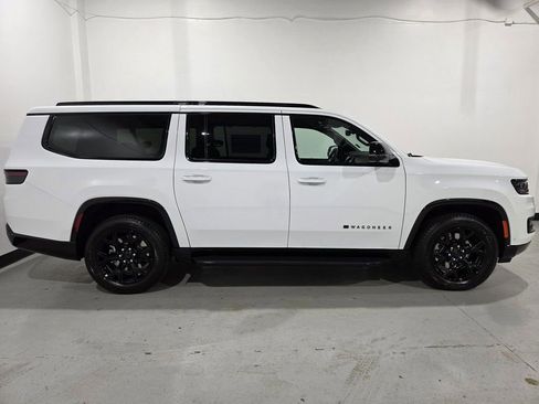 New 2025 Jeep Wagoneer L Series II w/ Convenience Group I AWD/4WD image 23